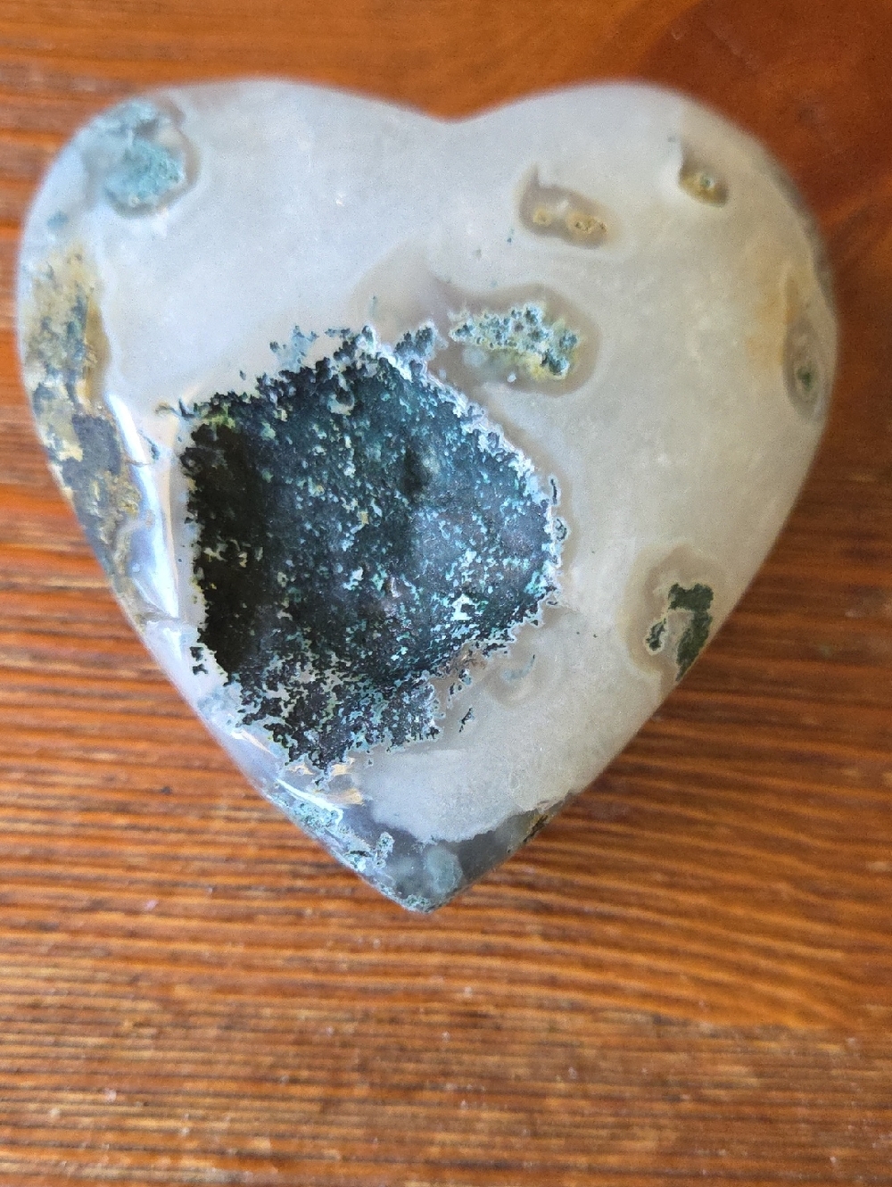 Polished Moss Agate Heart Sculpture in Green and Cream